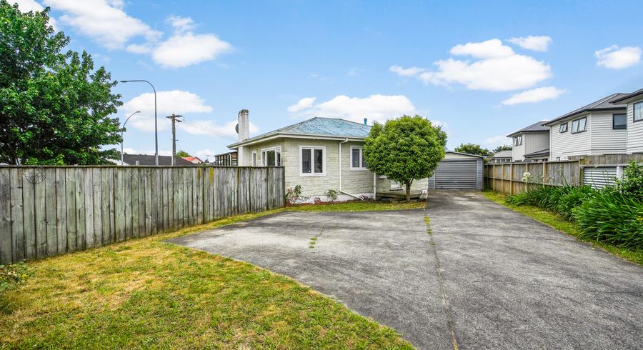  at 159 Clarkin Road, Fairfield, Hamilton