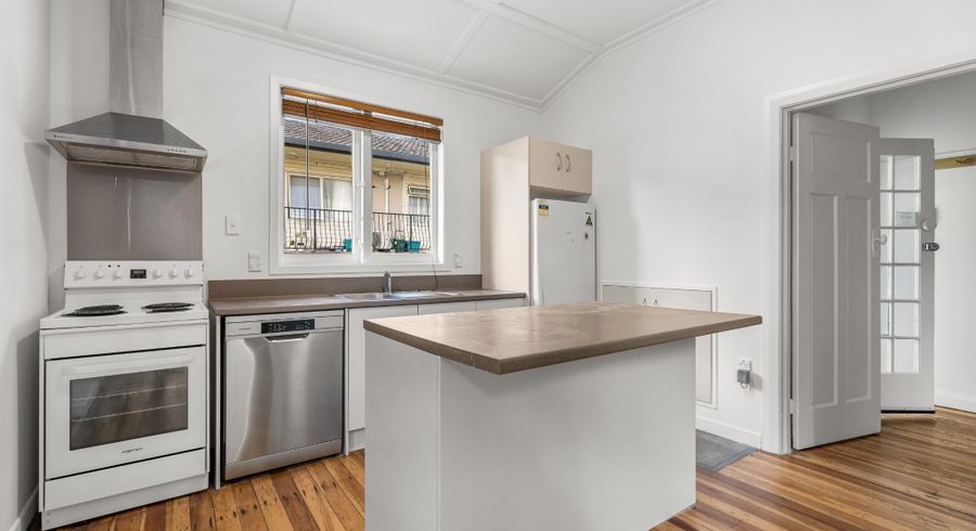  at 11 Fow Street, Hamilton Central, Hamilton