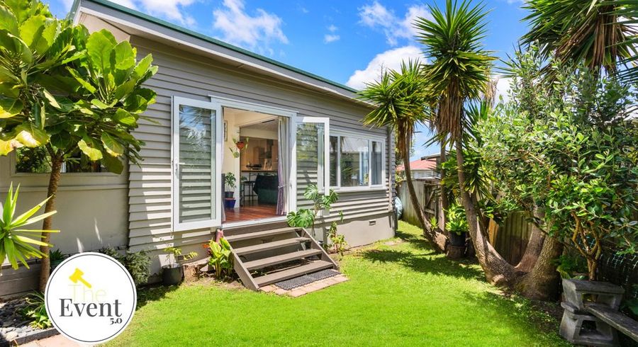  at 1/137A View Road, Sunnyvale, Waitakere City, Auckland