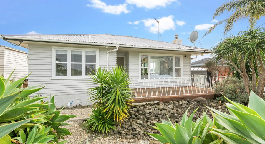  at 81 Wade River Road, Stanmore Bay, Whangaparaoa