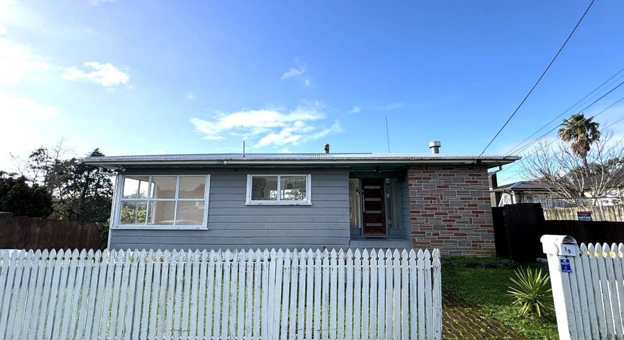  at 19 Epping Road, Henderson, Waitakere City, Auckland
