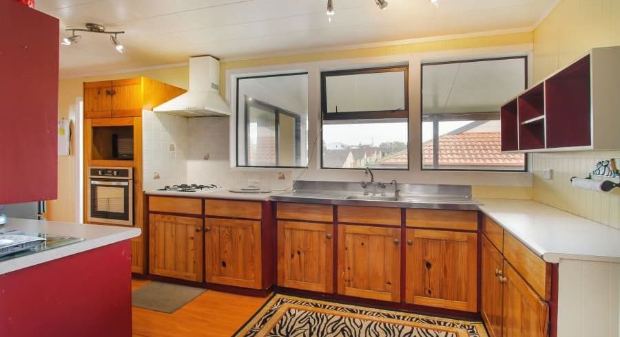  at 33 Metcalfe Road, Henderson, Waitakere City, Auckland