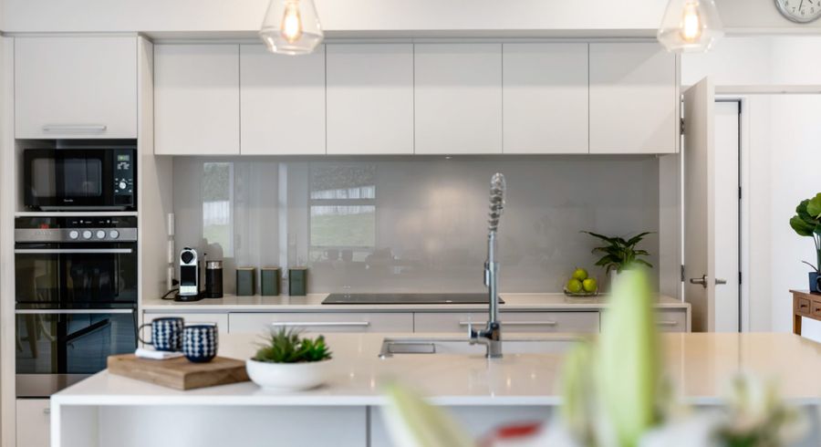  at 6 Kibblewhite Avenue, Beachlands, Manukau City, Auckland