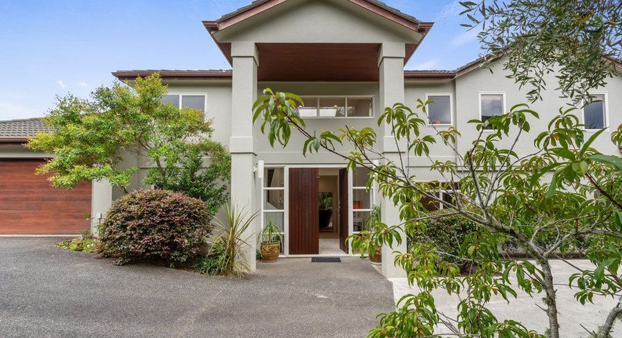  at 38 Ravenstone Place, Chatswood, Auckland