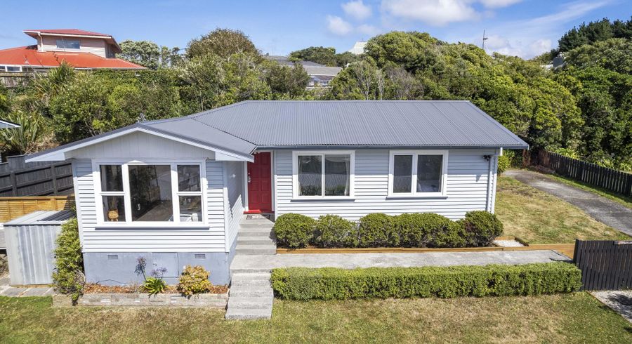  at 19 Kahikatea Grove, Paparangi, Wellington