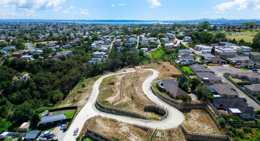  at 15 Mara Way, Sunnyvale, Waitakere City, Auckland
