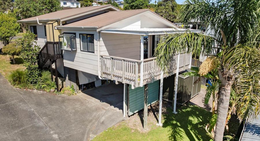  at 2/62 Trias Road, Totara Vale, North Shore City, Auckland