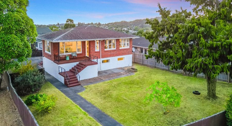  at 90 Golf Road, New Lynn, Waitakere City, Auckland