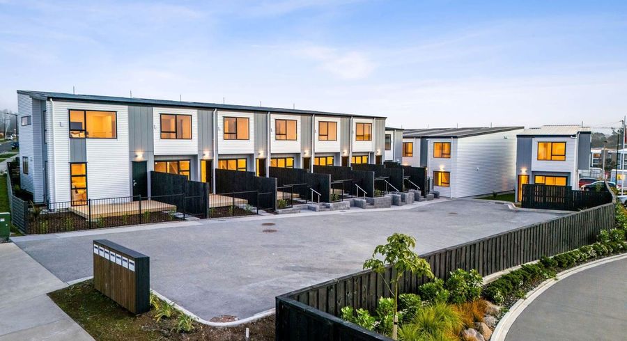  at 4/16 Clara Road, Silverdale, Rodney, Auckland