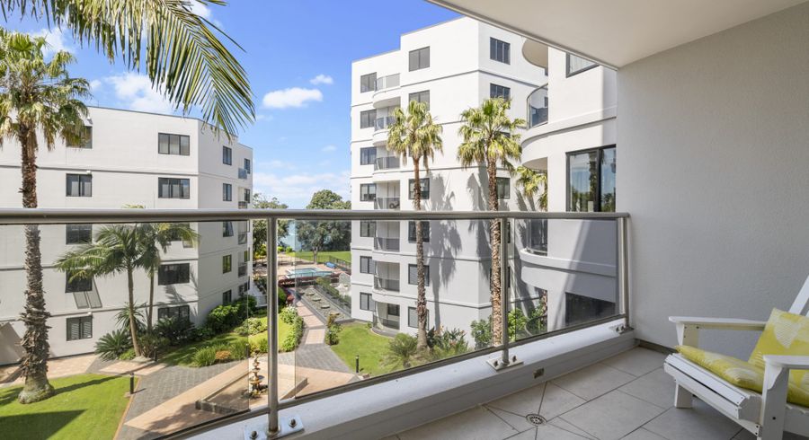  at 2A/171 Hurstmere Road, Takapuna, Auckland