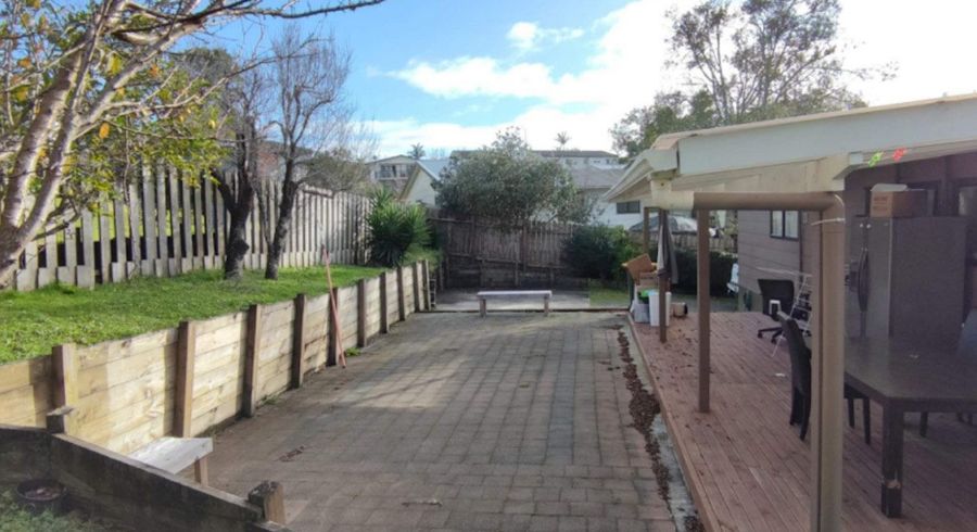  at 2 Louise Place, West Harbour, Waitakere City, Auckland