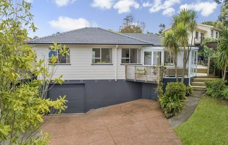  at 18 Cottam Grove, Northcross, North Shore City, Auckland