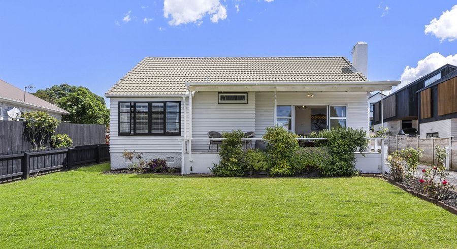  at 64 Premier Avenue, Point Chevalier, Auckland