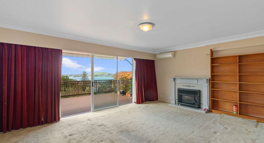  at 4 Viking Avenue, Hillsborough, Auckland