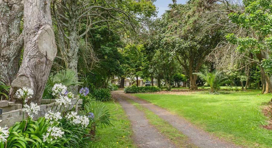  at 1252 Devon Road, Sentry Hill, New Plymouth