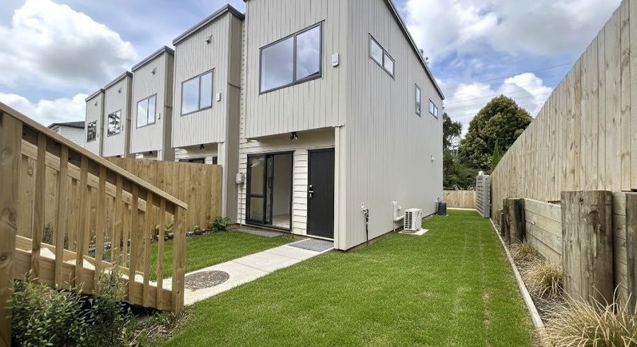  at 5/16 Reynella Drive, Massey, Waitakere City, Auckland