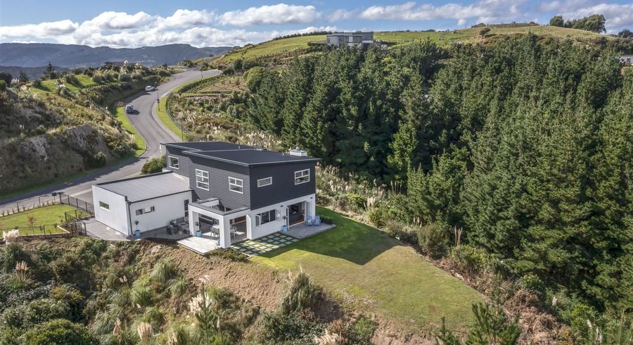  at 32 Pacific View, Whitby, Porirua
