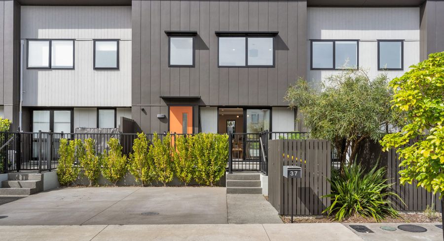  at 37 Cessna Crescent, Mangere, Auckland