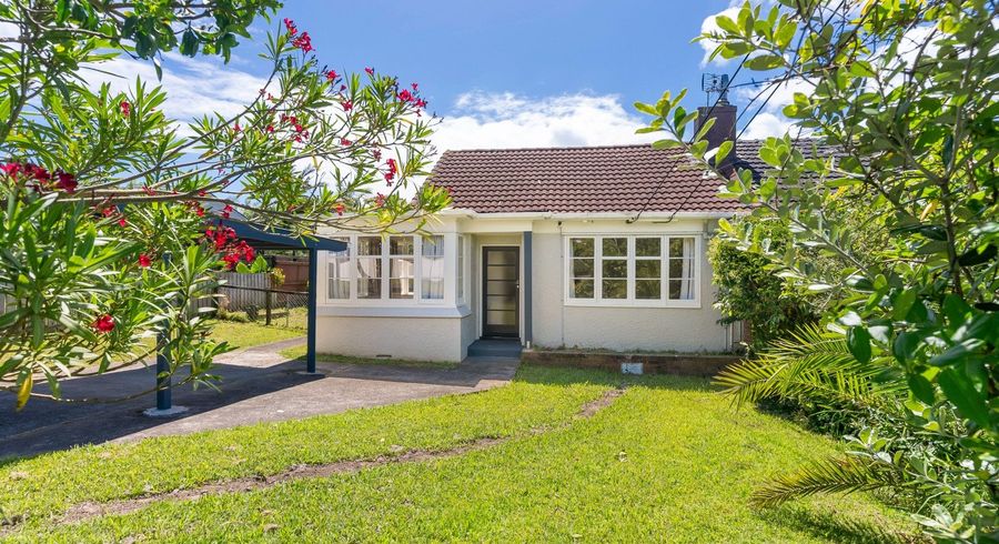  at 1 Handley Avenue, Narrow Neck, North Shore City, Auckland
