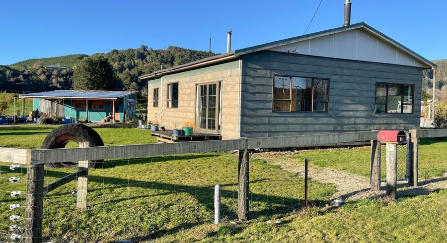  at 1 Main Street, Reefton