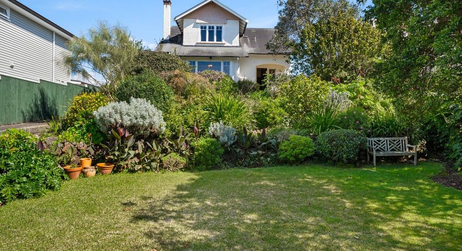  at 3 Cambridge Terrace, Devonport, North Shore City, Auckland