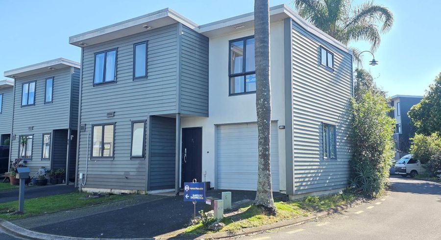  at 34 Saintly Lane, Avondale, Auckland City, Auckland