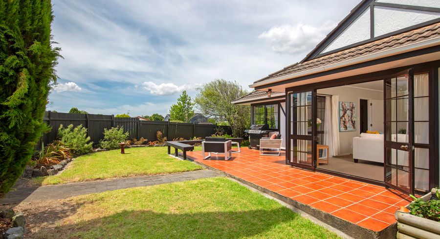  at 1/133 Botany Road, Botany Downs, Auckland