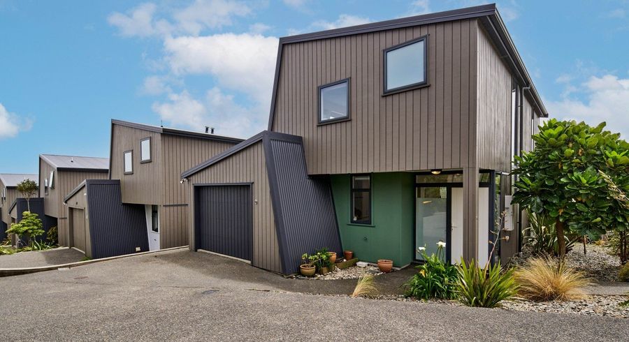  at 9 Lacebark Lane, Woodridge, Wellington, Wellington