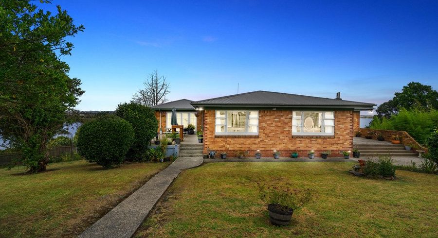  at 39 Estuary Road, Weymouth, Auckland