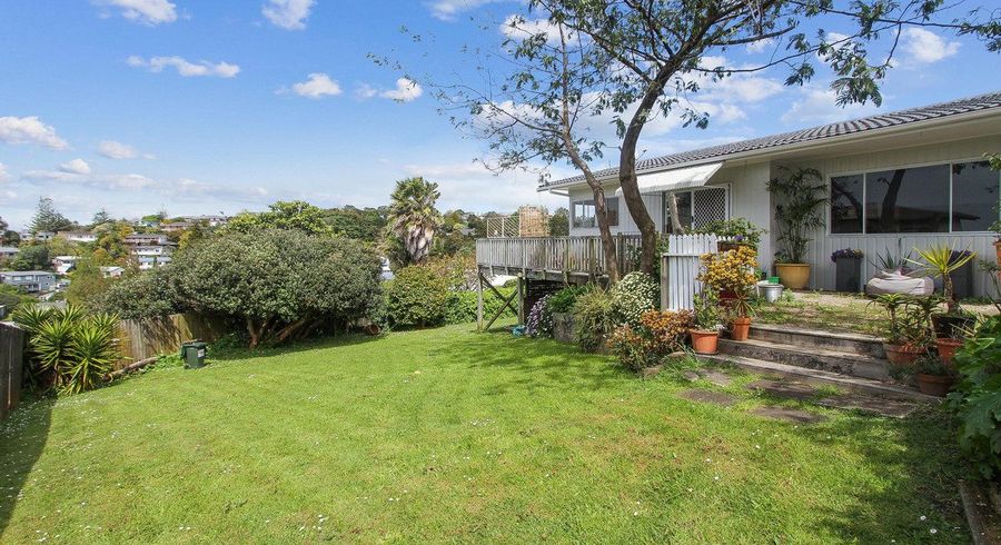  at 2/57 Coronation Road, Hillcrest, Auckland