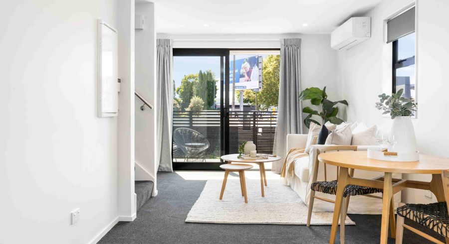  at 2/27 Harewood Road, Papanui, Christchurch City, Canterbury