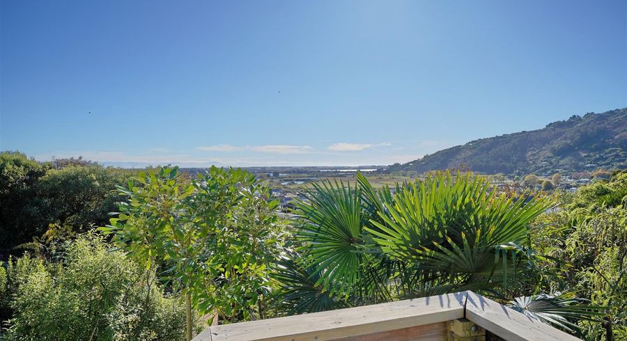  at 36 Flinders Road, Heathcote Valley, Christchurch