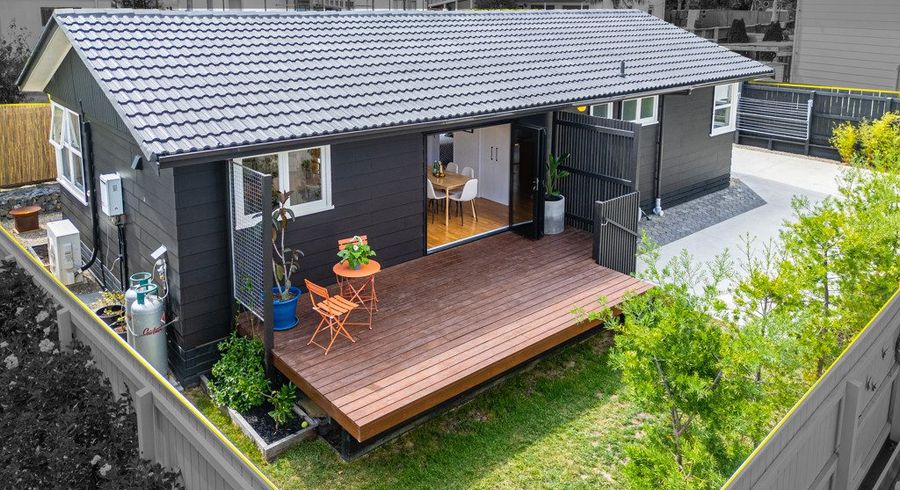  at 8 Steen Place, Māngere Bridge, Auckland