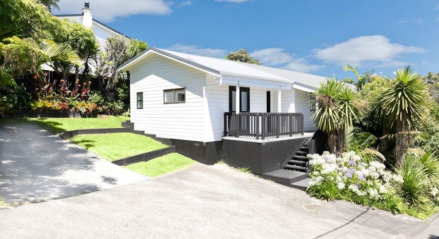  at 2/660 Beach Road, Browns Bay, North Shore City, Auckland