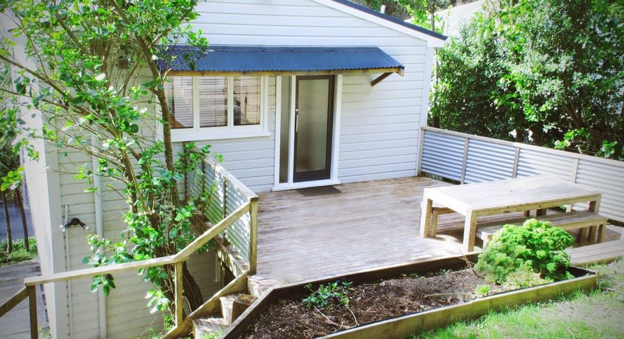  at 15a Governor Road, Northland, Wellington, Wellington