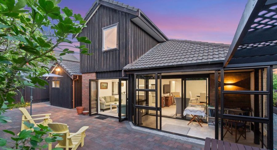  at 2/1 Penzance Road, Mairangi Bay, North Shore City, Auckland