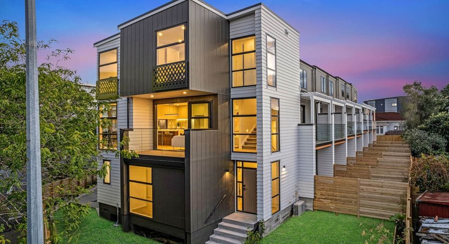  at 2-7/1 Waiohua Road, Greenlane, Auckland City, Auckland