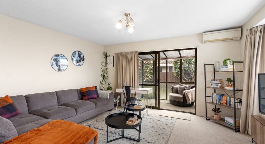  at 2/62 Highsted Road, Bishopdale, Christchurch