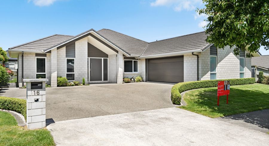  at 16 Longbow Terrace, Flagstaff, Hamilton