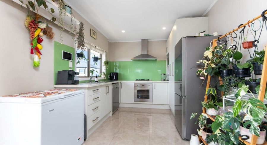  at 4237 Great North Road, Glendene, Waitakere City, Auckland