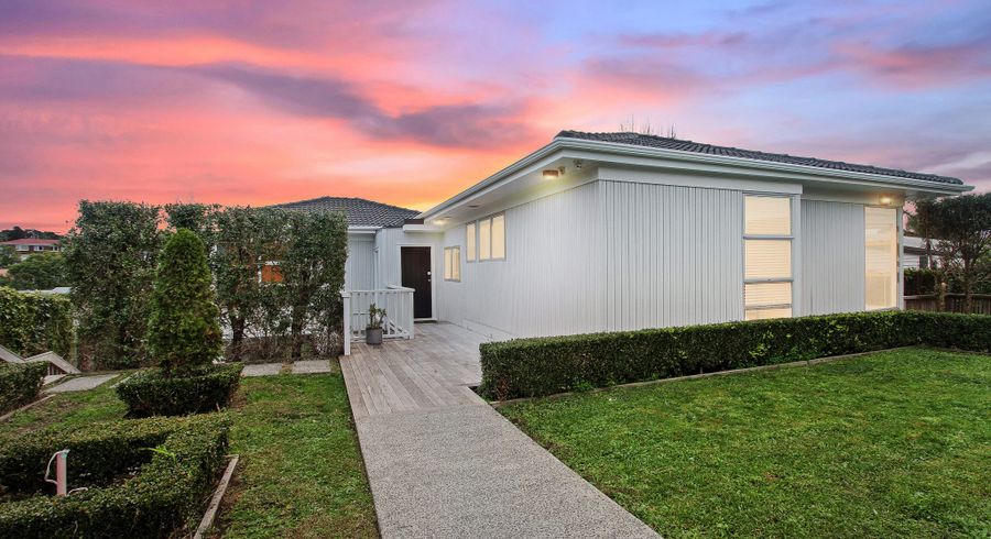  at 2/11 Ripon Crescent, Meadowbank, Auckland