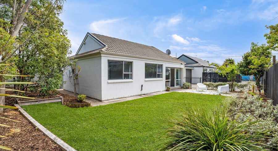  at 2/41 Bowhill Road, New Brighton, Christchurch