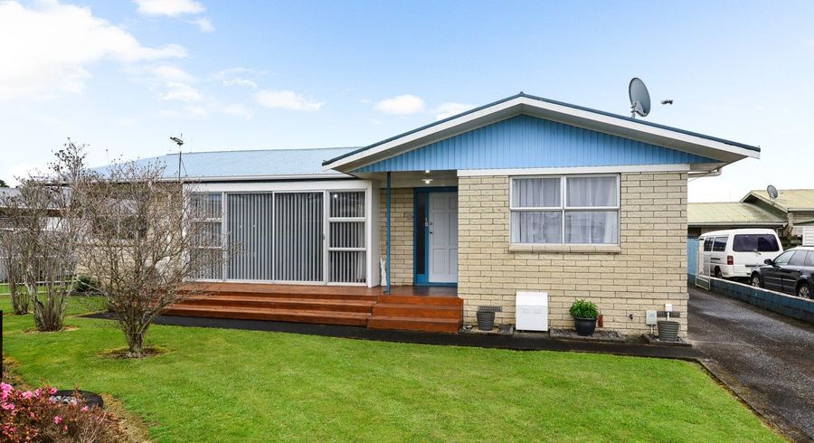  at 20 Pamela Place, Deanwell, Hamilton