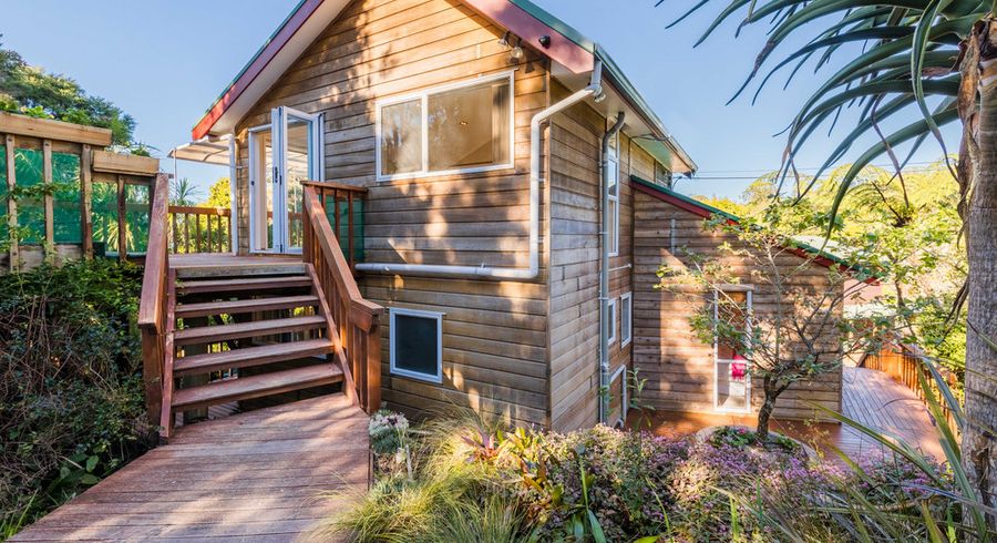  at 731 Scenic Drive, Henderson Valley, Auckland