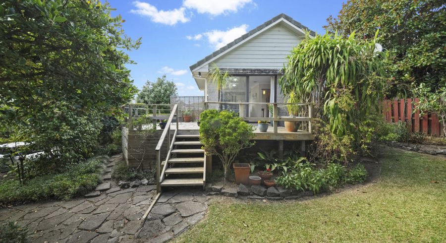  at 2/30 Galloway Crescent, Half Moon Bay, Manukau City, Auckland