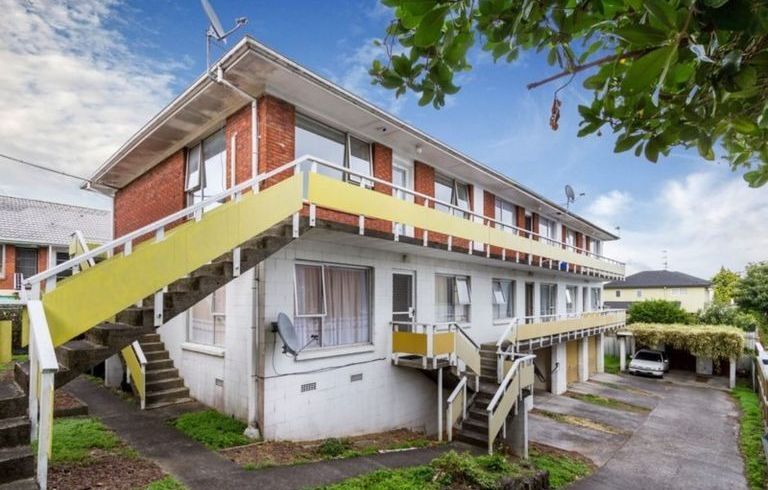  at 6/1 Kingsway Avenue, Sandringham, Auckland