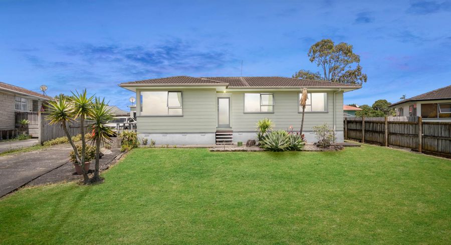  at 4 Aldo Place, Clover Park, Auckland
