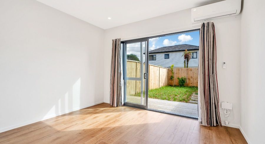  at 8/54 Swanson Road, Henderson, Waitakere City, Auckland