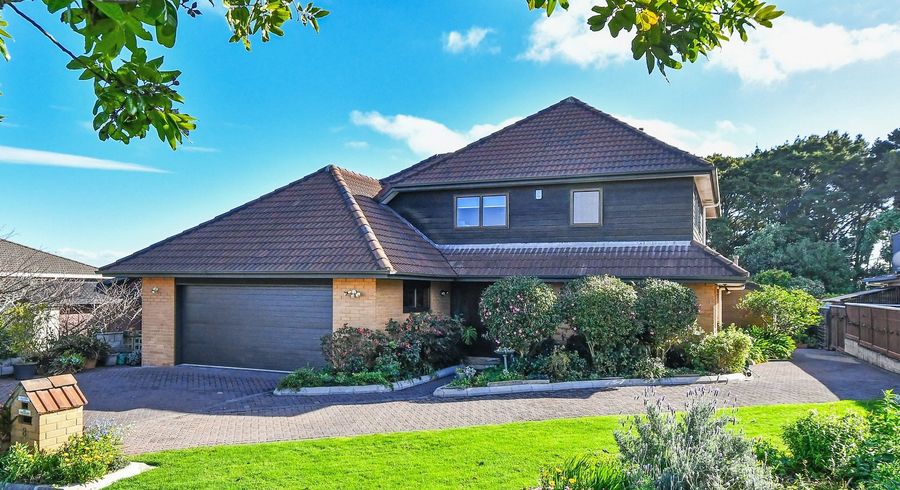  at 8 Lemonwood Place, The Gardens, Auckland
