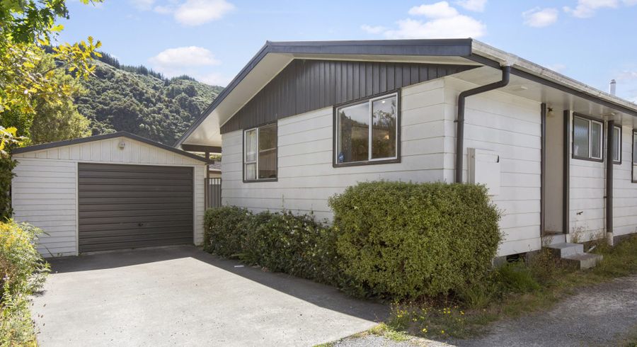  at 1/9 Gemstone Drive, Birchville, Upper Hutt, Wellington